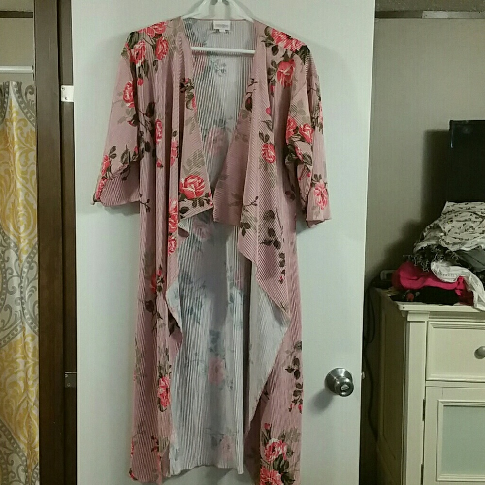 LulaRoe Cardigan  Size S fits big I wear a 1x-2x